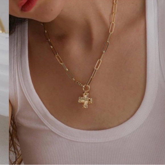 NEW 14k Gold Plated Gold Cross Pendant Necklace - Picture 4 of 5